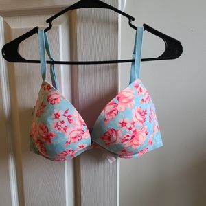 VS PINK Wear Everywhere Push Up